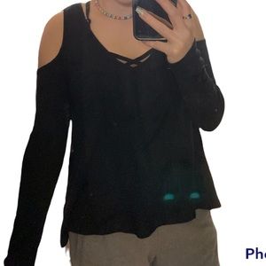 Aeropostale Black Off the Shoulder Long Sleeve